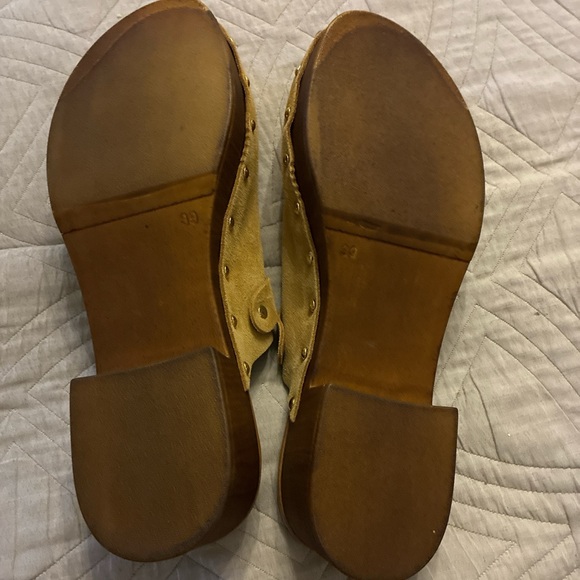 Auellini Brown Suede Women's Clogs - Picture 3 of 5